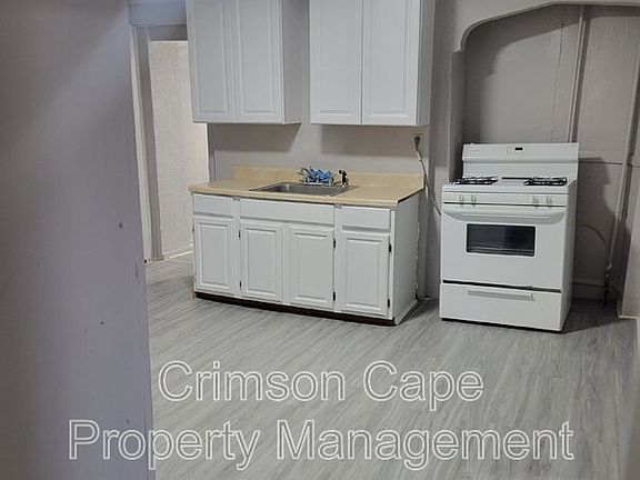 5th image of 13 E Chestnut St APT 1