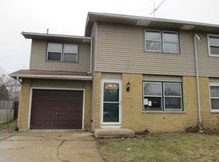 1084 N Highland Ave, Aurora, IL 60506