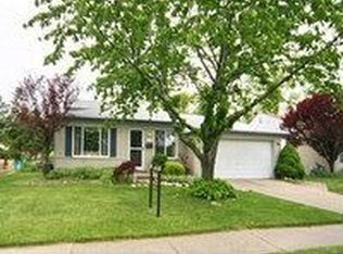 2203 Castleton Dr, Troy, MI 48083