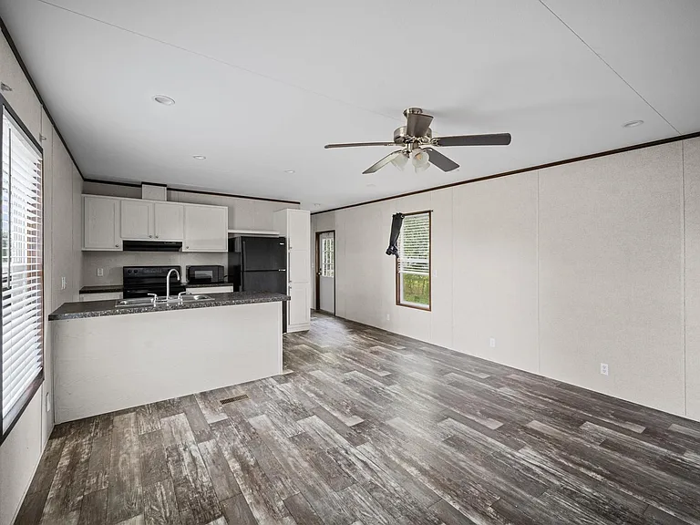 423 Silliman St — Photo 3