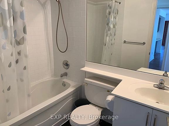 4th image of 70 Town Centre Ct #1402