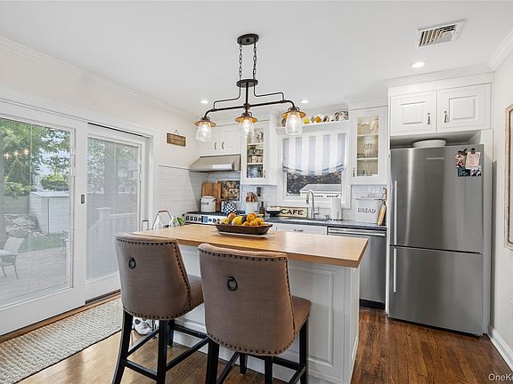 3rd image of 319 N Fulton Avenue