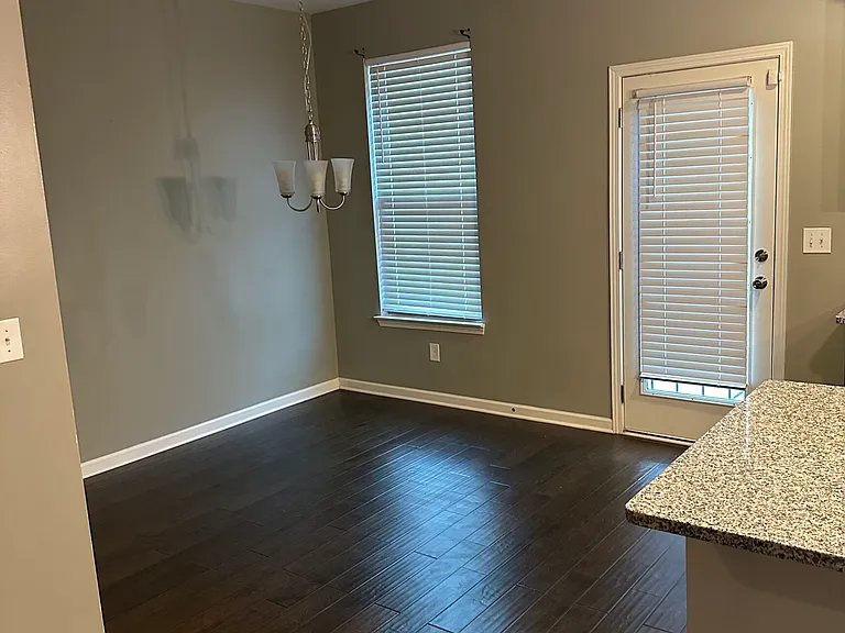 1565 Potomac Ct — Photo 3