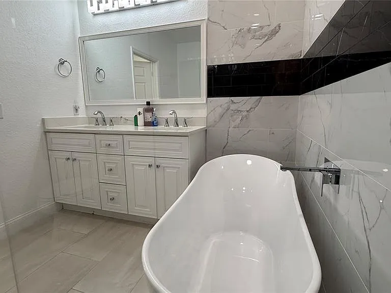 16303 Enclave Village Dr #103 — Photo 27
