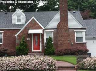 92 Elm St, Dumont, NJ 07628