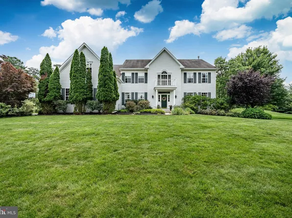 38 Marshwood Dr, Collegeville, PA 19426