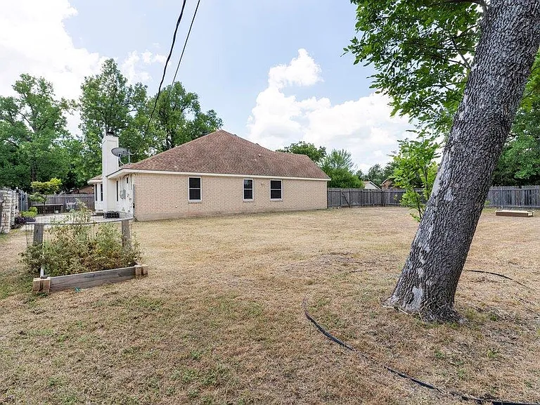 13213 Villa Park Dr — Photo 33