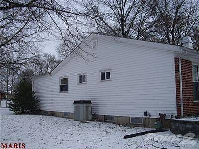 2nd image of 1975 Avon Dr