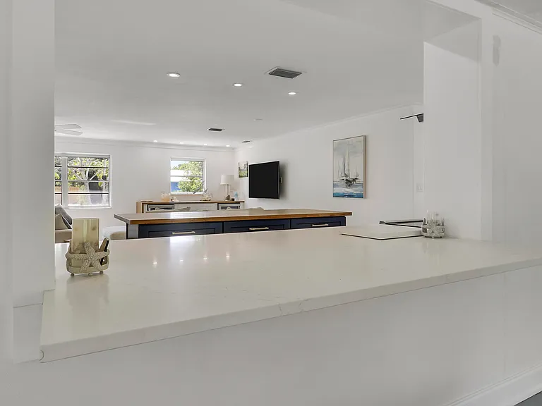 1518 Summer Ave — Photo 24