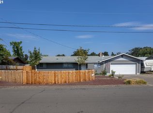 4127 Hermosa Way, Roseburg, OR 97471