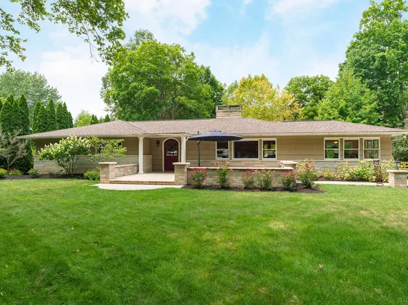 4153 Edgehill Dr, Columbus, OH 43220