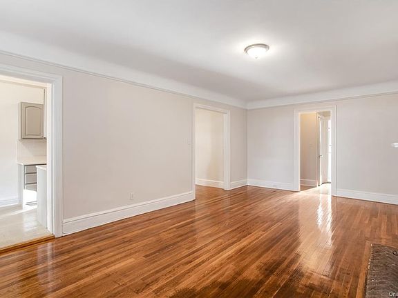 4th image of 240 Martine Ave APT 4H