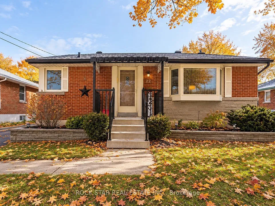 22 Fernwood Cres