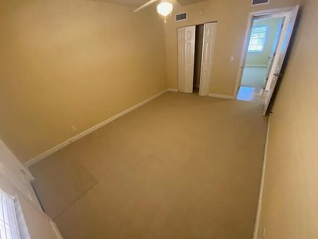 135 NW 5th Ave #3 — Photo 5