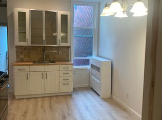 481 Grandview Ave #2R, Flushing, NY 11385