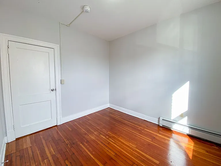 291 Buckingham St / Luca Investments LLC — Photo 51