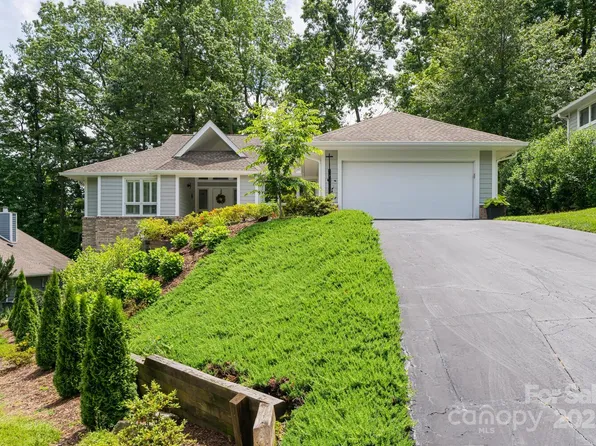 112 Broadmoor Dr, Flat Rock, NC 28731