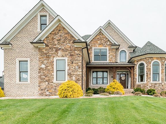 2nd image of 1783 Lake Manor Dr