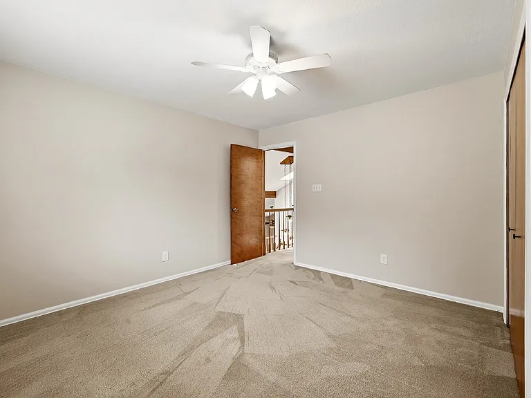 110 Mobray Ct — Photo 30