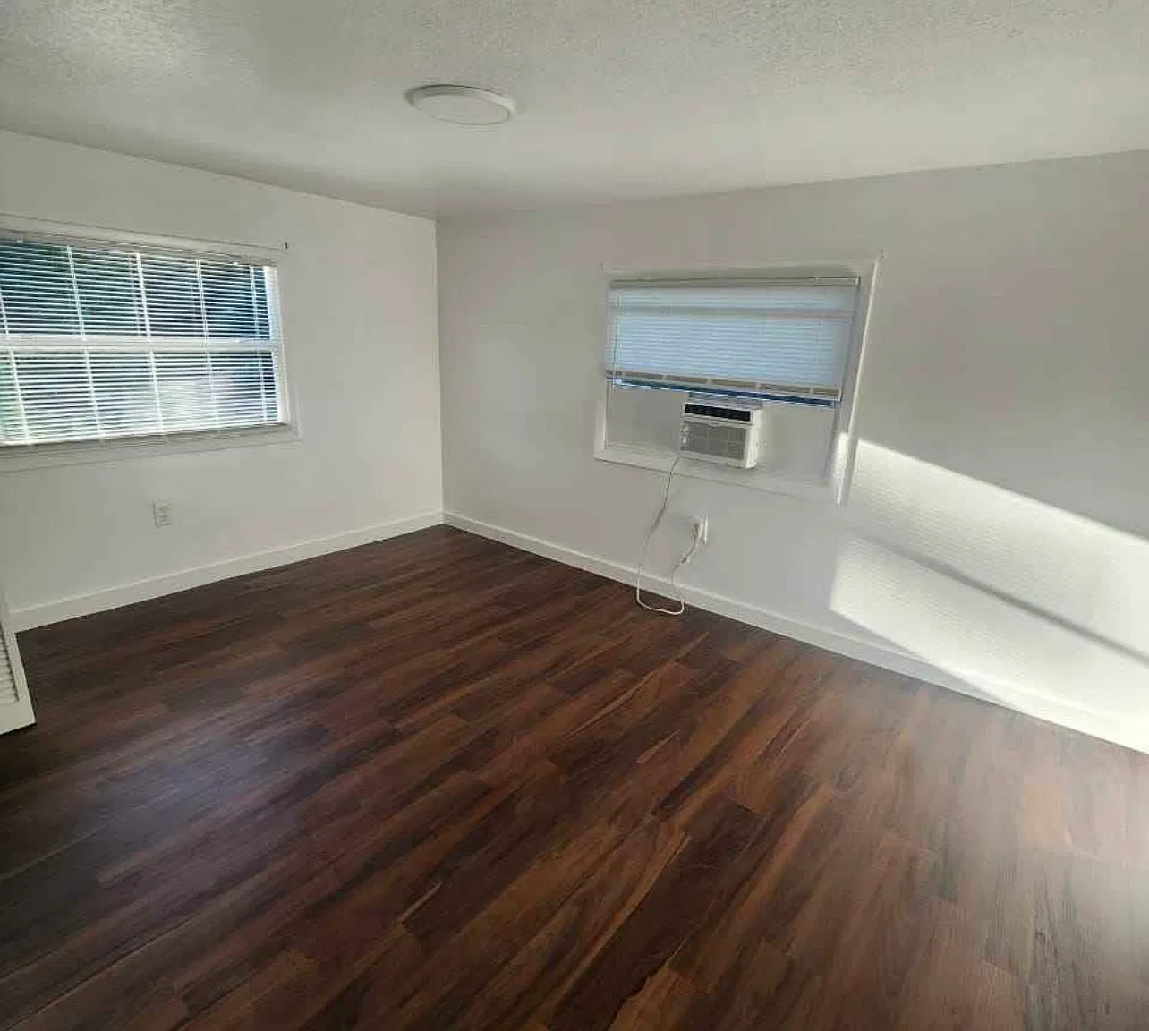 617 Clearlake Rd — Photo 4