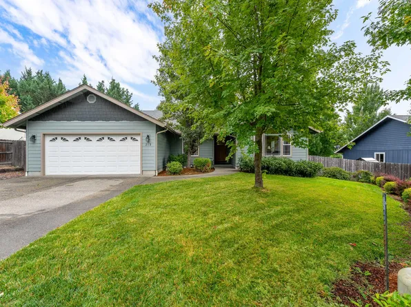 213 Kroner Dr, Grants Pass, OR 97527