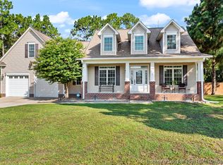 720 Maple Grove Ct, Hope Mills, NC 28348