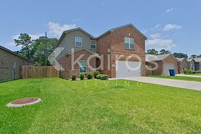 10631 Hillside Creek Dr — Photo 2
