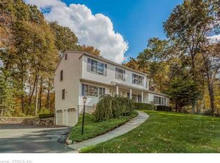 90 Barnhill Rd, Woodbury, CT 06798