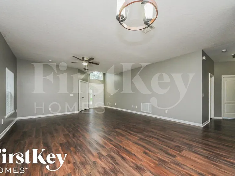 4302 Hidden Meadow Dr — Photo 4