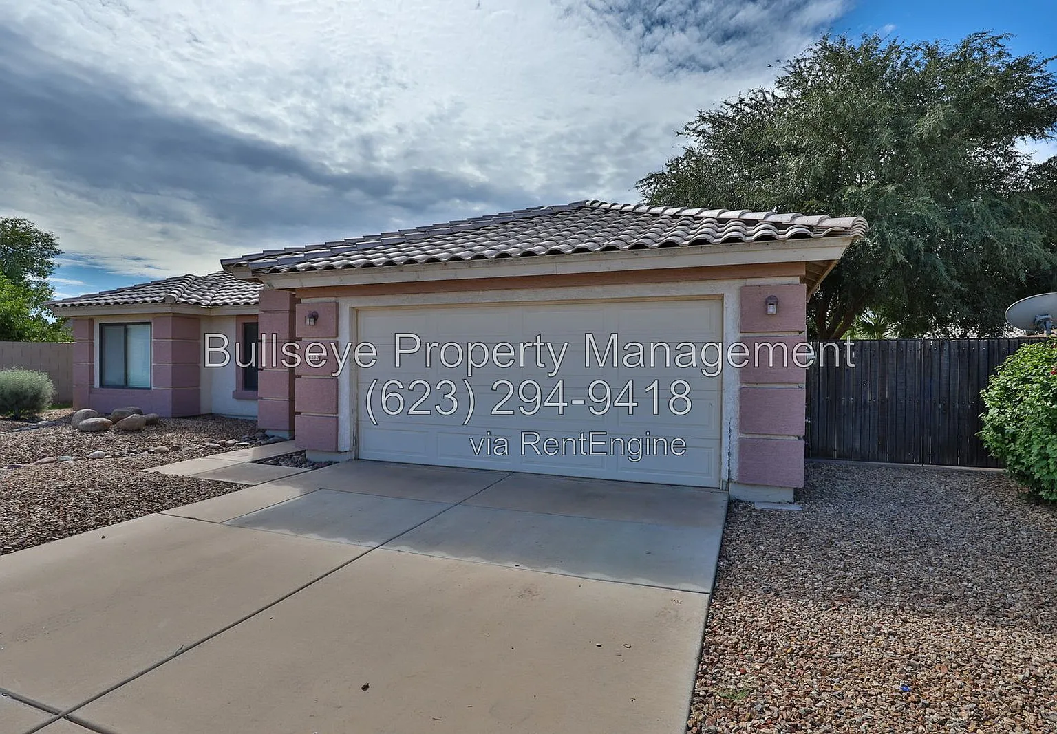 3 bed, 2.0 bath, 1406 sqft, $2,100 — Photo 1