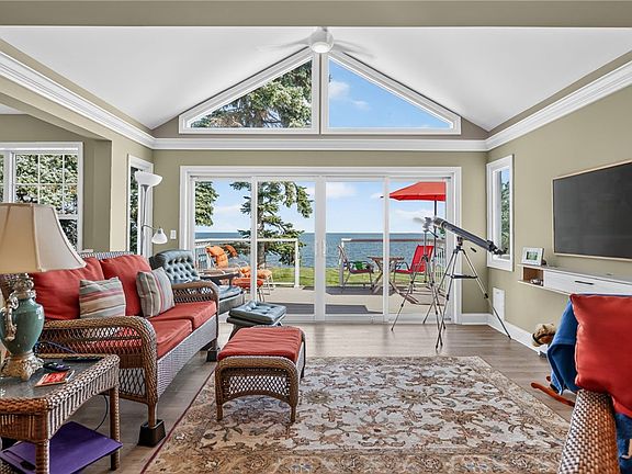 3rd image of 9557 Somerset Dr