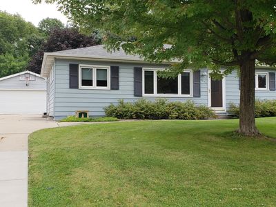 5026 S 67th St, Greenfield, WI, 53220