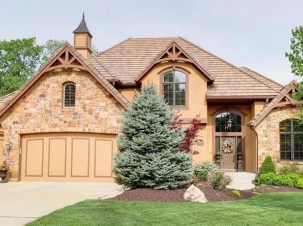 15320 Larsen St, Overland Park, KS 66221