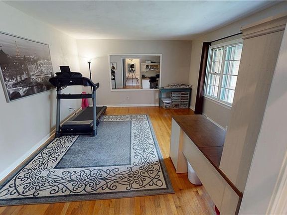 3rd image of 428 Redbrick Dr