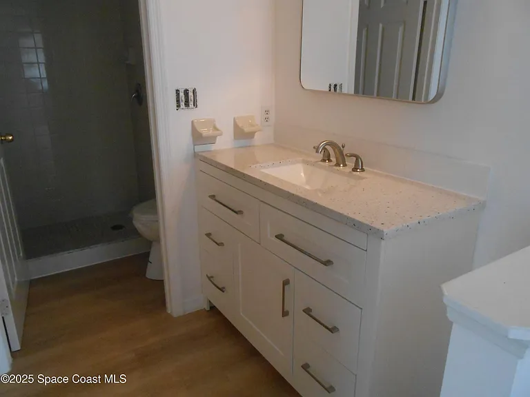 201 Washington Ave — Photo 6