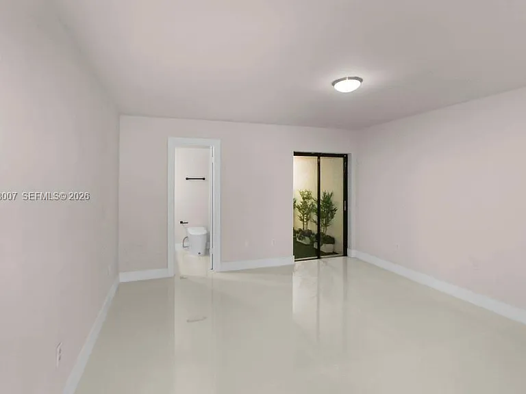 6330 SW 135th Ave — Photo 9