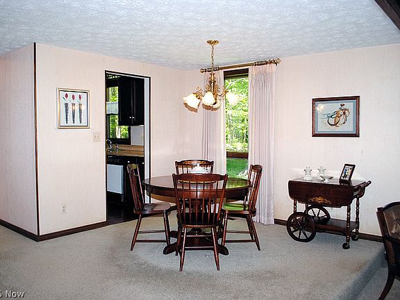 4th image of 54 Windward Ln