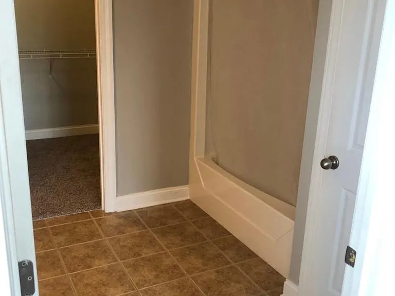 100 Gateway Dr #126 — Photo 10