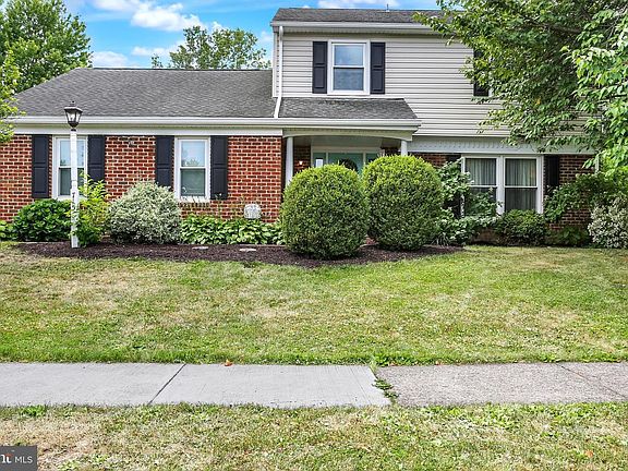 2nd image of 715 Russell Dr