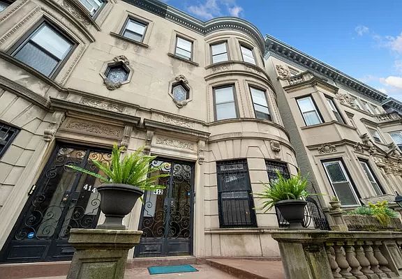 3rd image of 412 Stuyvesant Ave