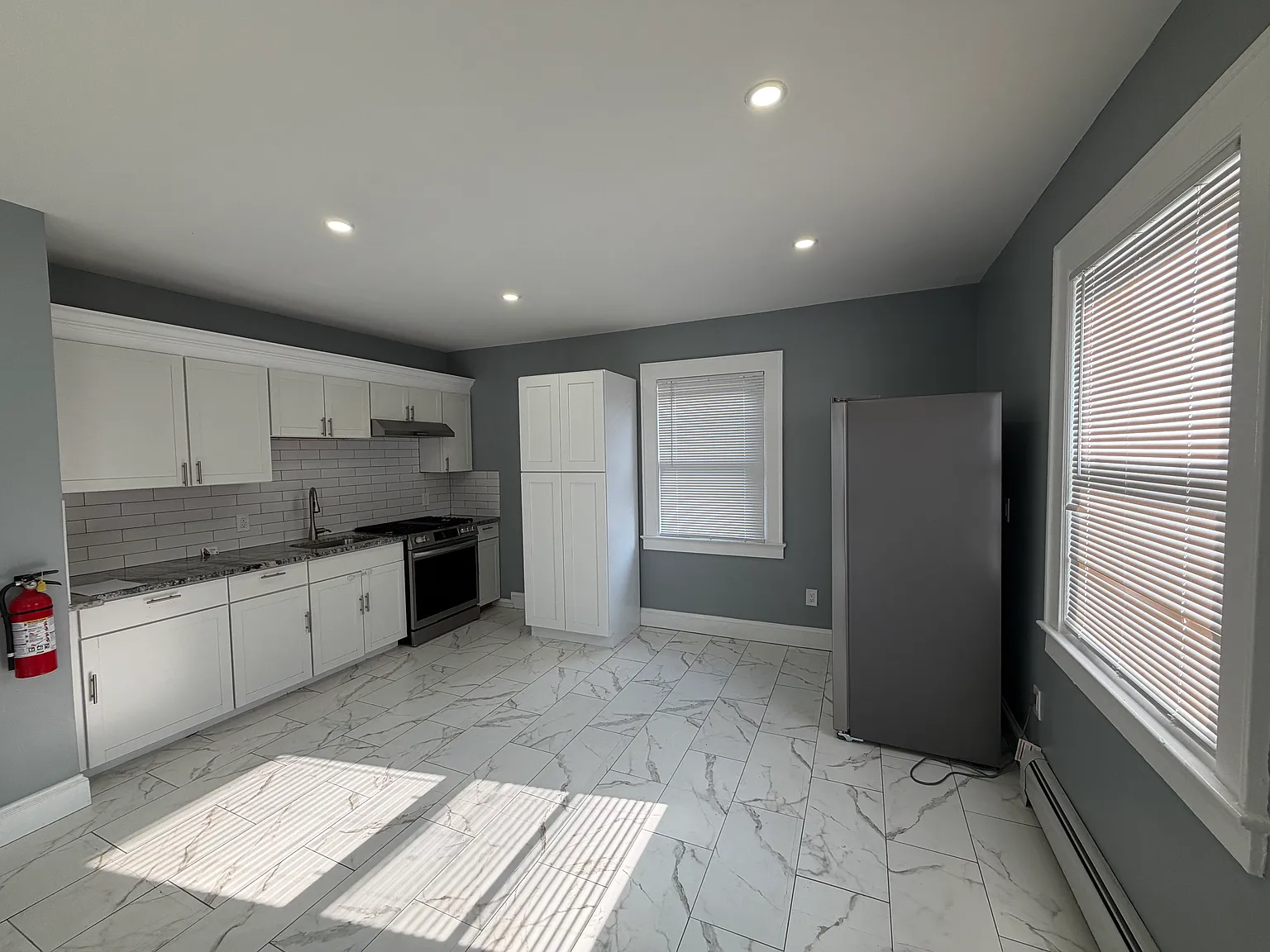 3 bed, $2,600 — Photo 2
