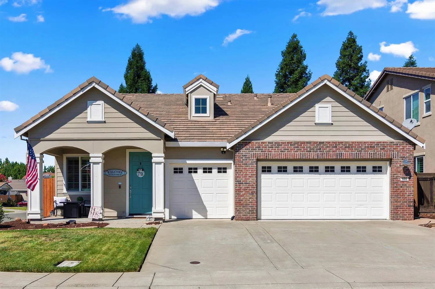 600 Tomies Oakwood Pl photo 1