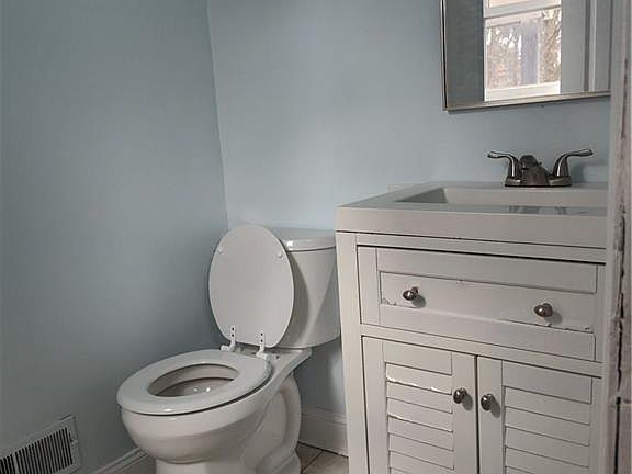 5th image of 2036 Pope Rd