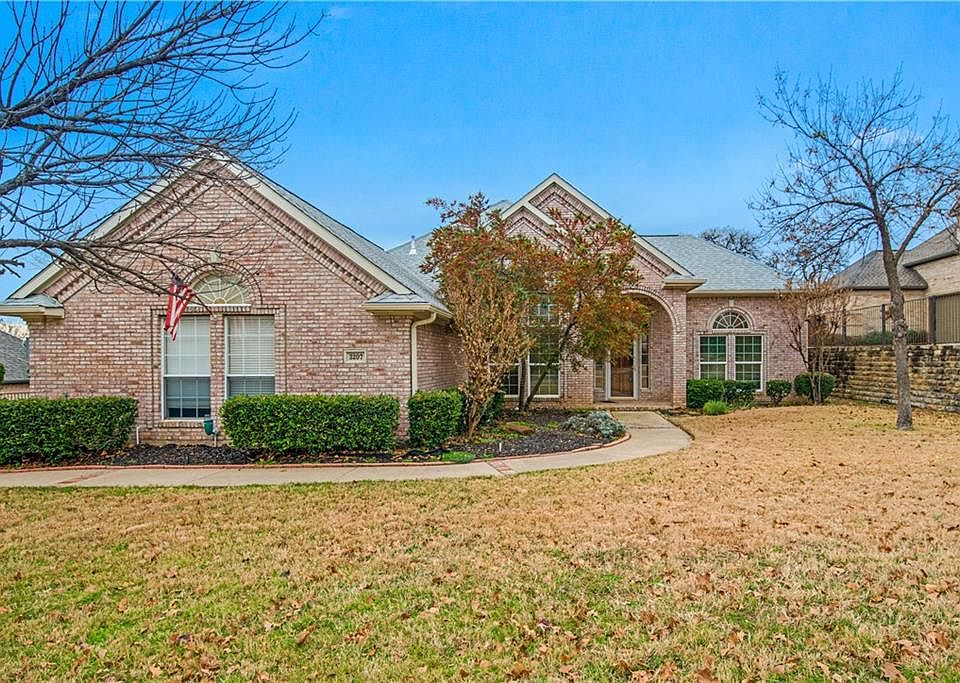 1st image of 3207 Shadow Wood Cir