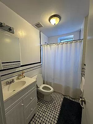 2nd image of 698 Eastern Pkwy #2G