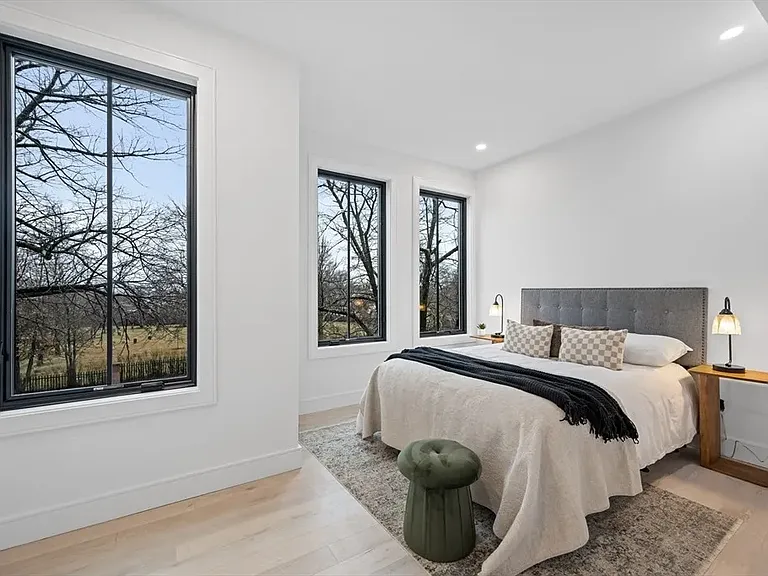 490 Bennington St #7 — Photo 11