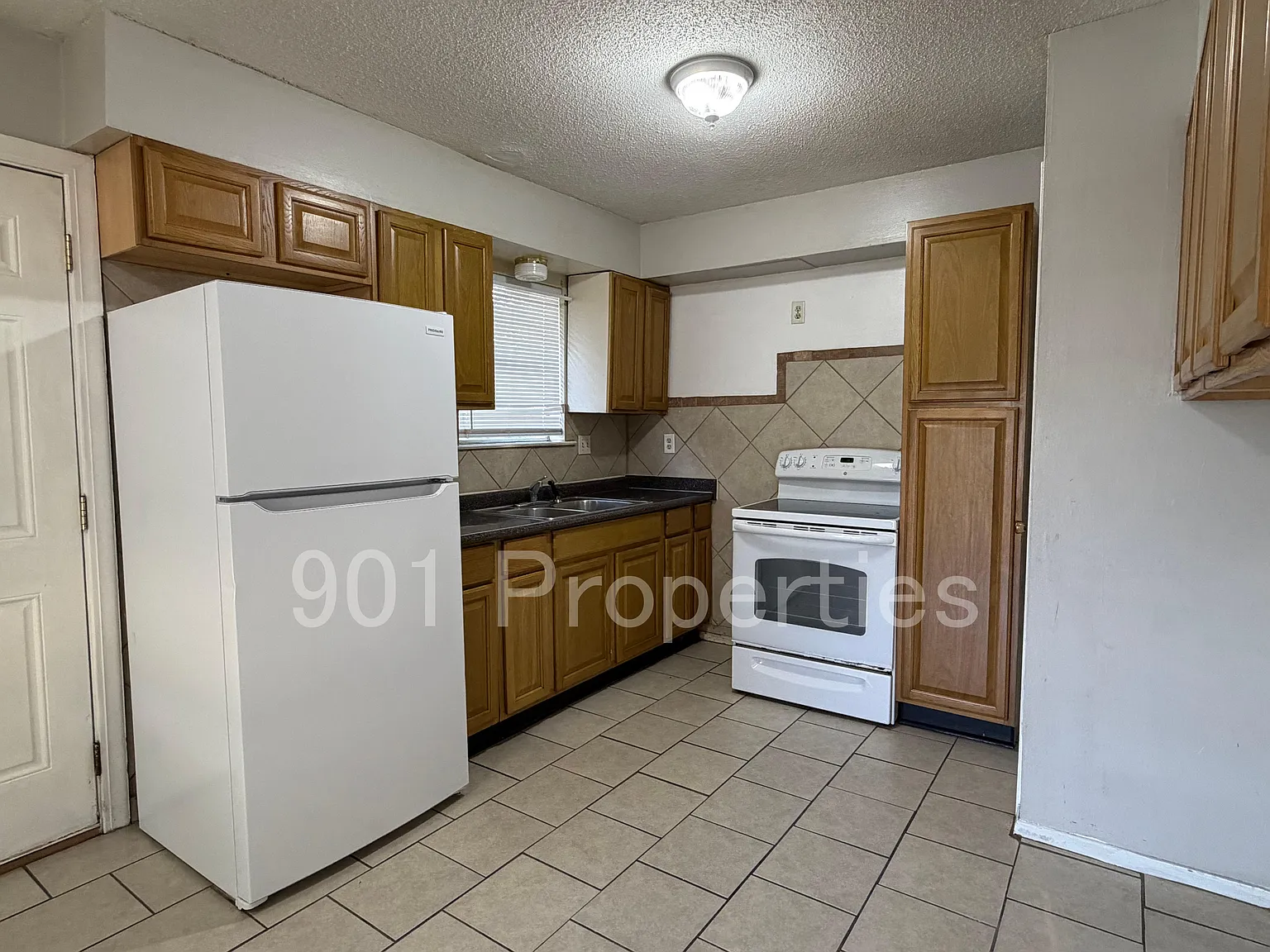 3 bed, 1440 sqft, $925 — Photo 3
