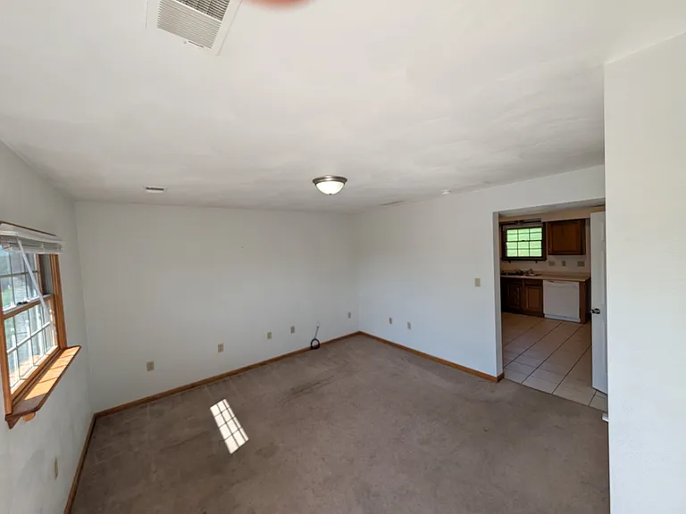501 Linden Ave — Photo 3