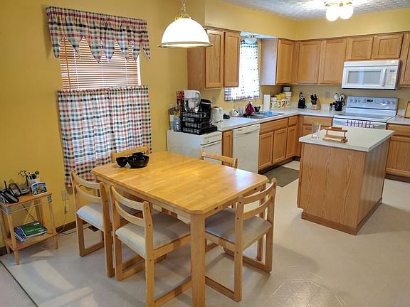 5th image of 1240 Tannic St