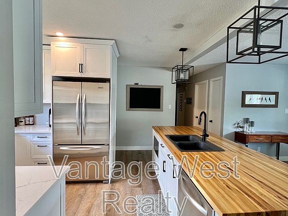 3rd image of 210A Dell Rd